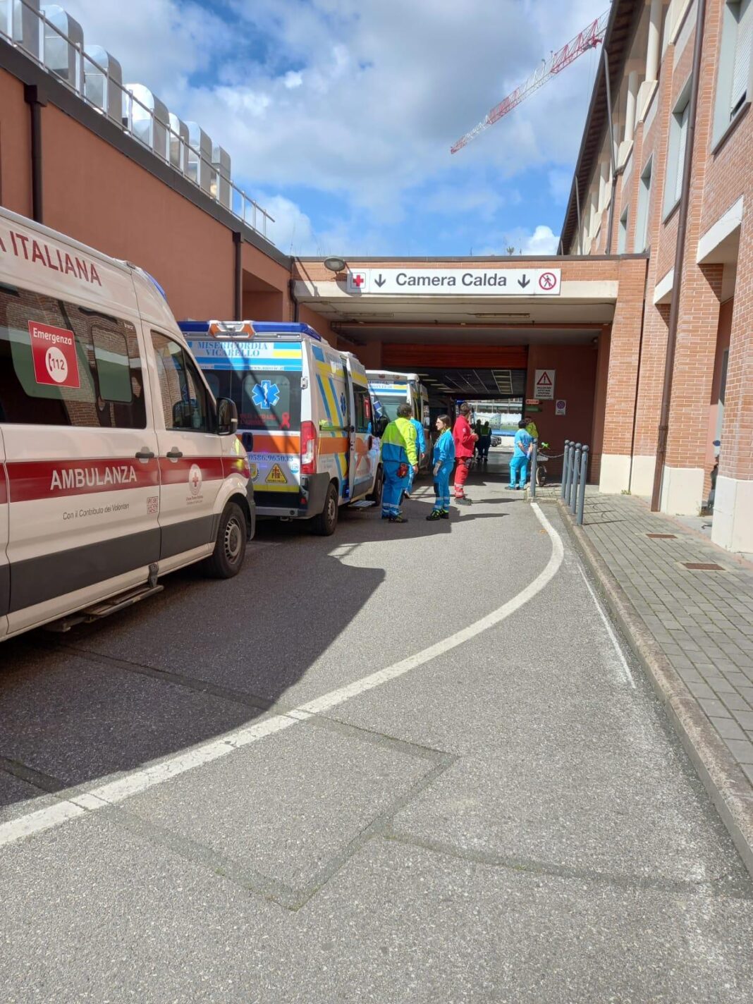 pisa,-ambulancias-alinhadas-por-horas-em-cisanello:-“entao-voce-nao-pode-mais-ir-em-frente”