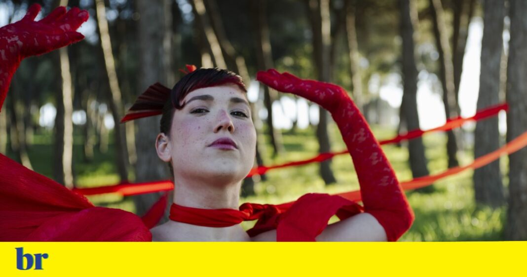 madu-lanca-um-novo-single-em-portugal-e-canta-a-dor-e-a-forca-da-ruptura