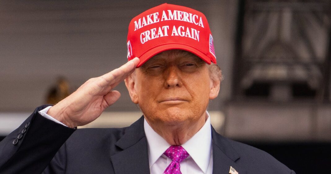 trump-recebe-o-credito-para-os-militares-dos-eua-em-west-point,-endereco-de-inicio