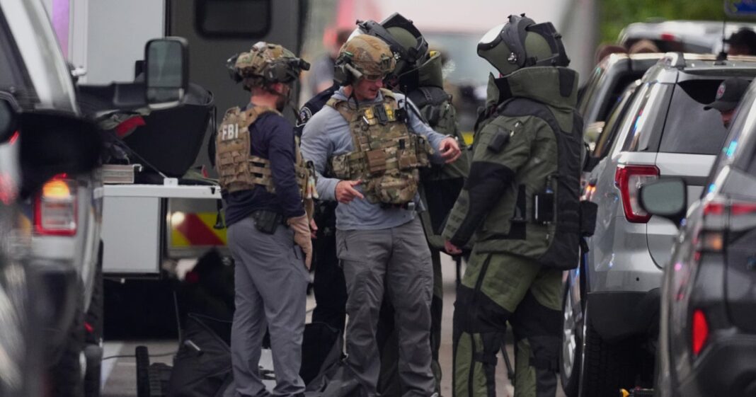 o-fbi-diz-8-feridos-em-ataque-do-colorado-por-homem-com-lanca-chamas-improvisadas-que-gritou