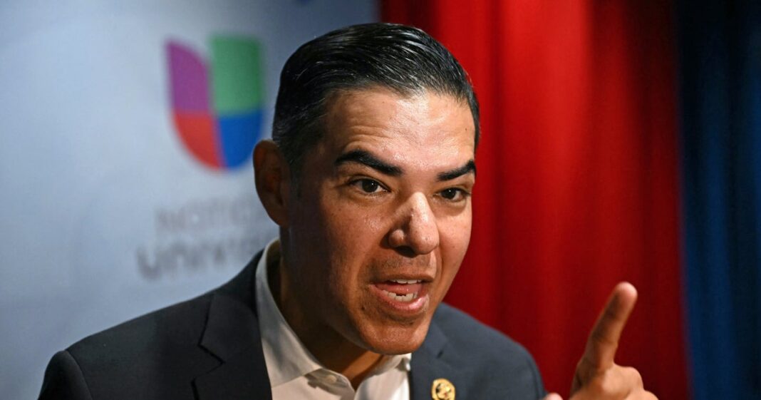 democrata-bate-a-administracao-para