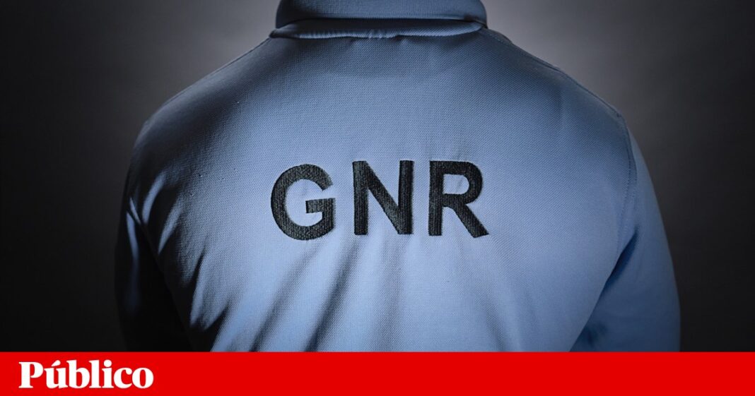quatro-pessoas-presas-no-hospital-de-oliveira-do