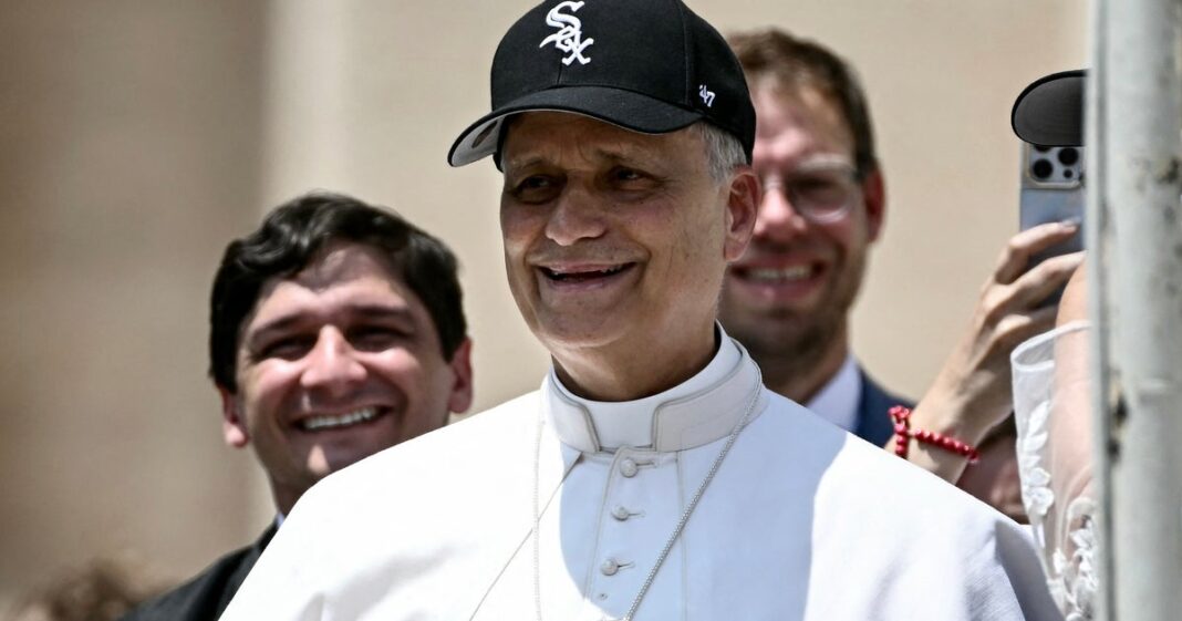 o-papa-leo-xiv-traz-o-estilo-de-chicago-para-o-vaticano-com-sua-escolha-de-chapeu