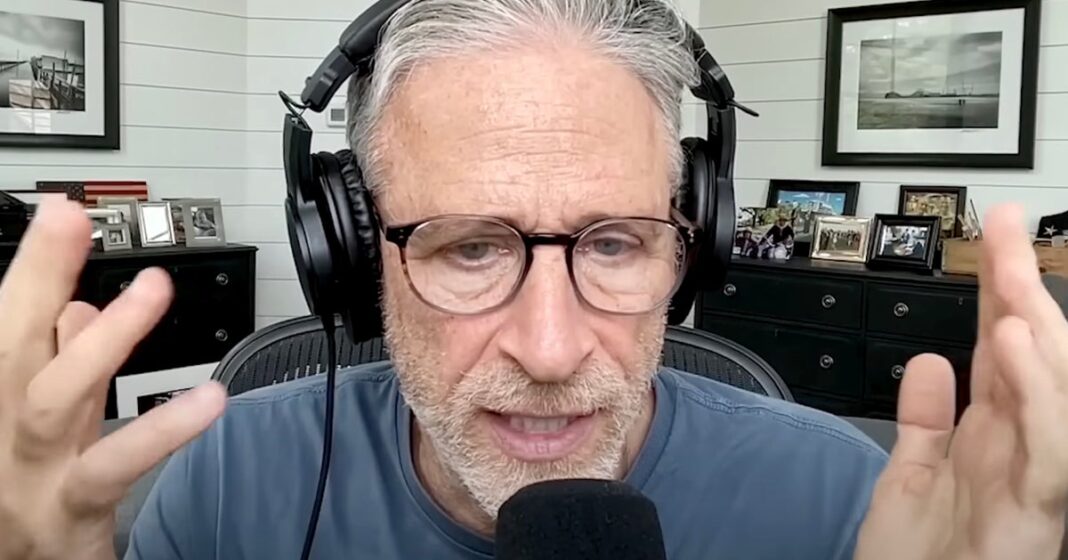 jon-stewart-bate-as-noticias-da-abc-por-expulsar-terry-moran: