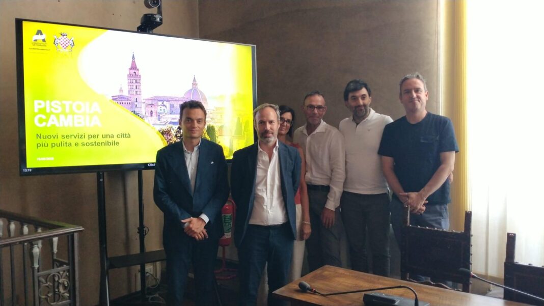 a-porta-a-porta-se-estende.-desperdicio,-muitas-noticias-em-pistoia