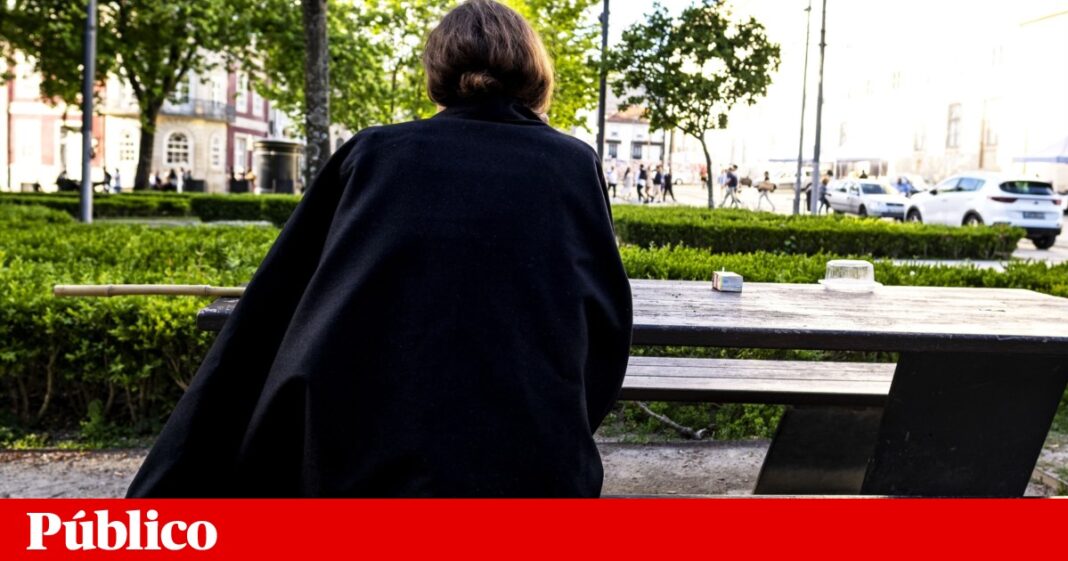 inquerito-para-2300-alunos:-eles-se-sentem-tristes-e-40%-consomem-psicotropicos