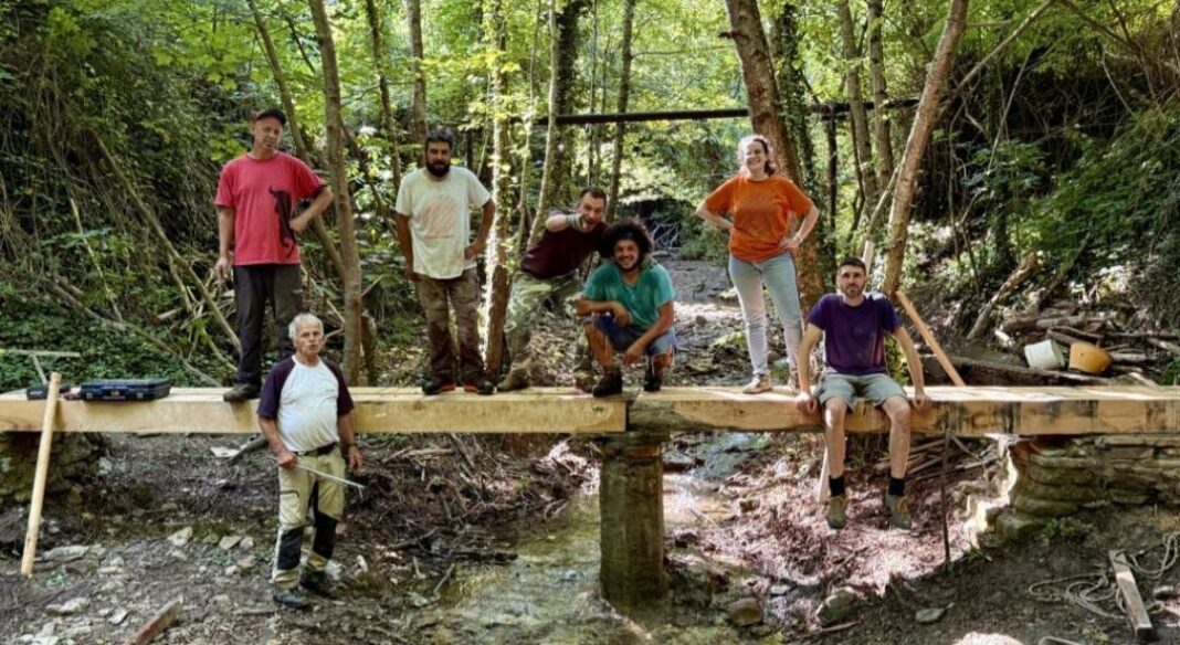mugello,-reconstruiu-a-ponte-no-caminho-da-folha-redonda-em-razzuolo