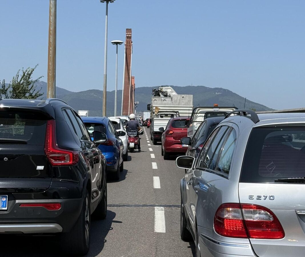 no-inferno-do-indio-tudo-alinhado-por-meia-hora.-a-ira-dos-motoristas