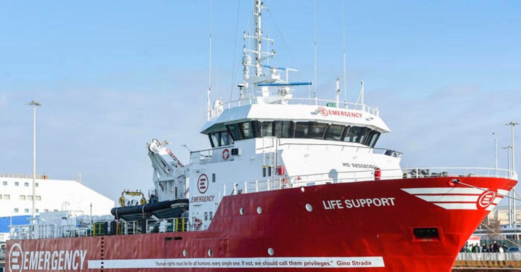 o-navio-de-emergencia-recupera-2-cadaveres-para-largo-libia
