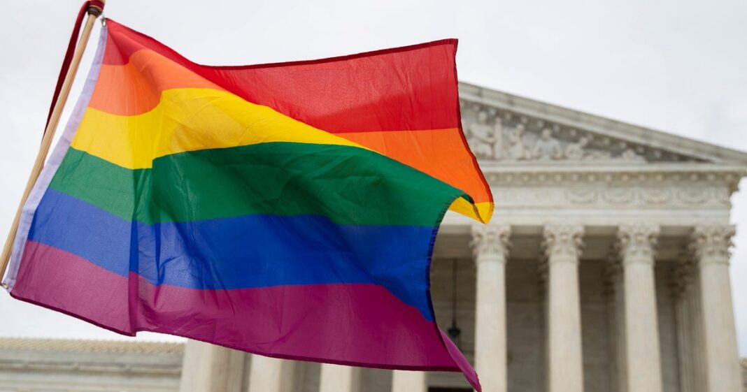 a-suprema-corte-governa-a-favor-dos-pais-religiosos-contra-os-livros-lgbtq+