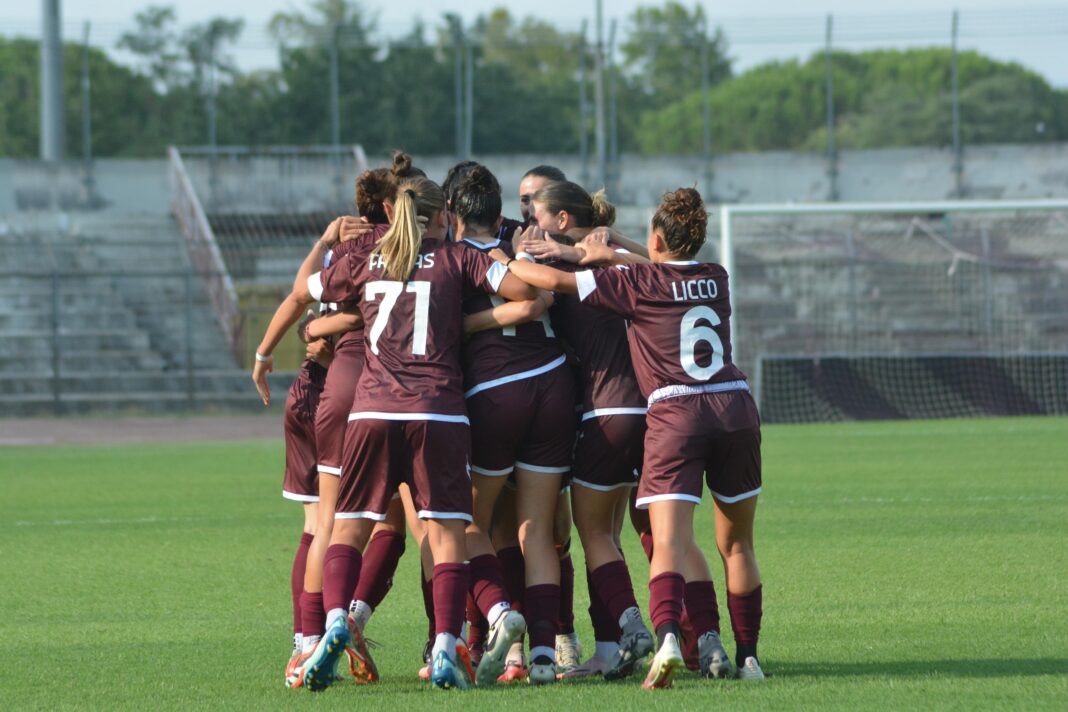 acf-arezzo,-marika-ghio-se-junta-a-primeira-equipe-rose-para-a-temporada-2025/26