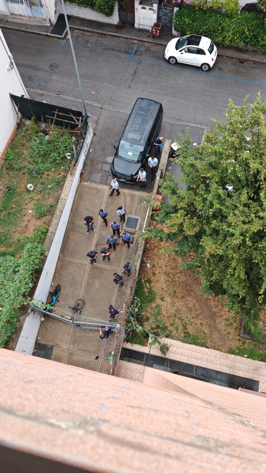 prato,-blitz-da-policia-no-“condominio-da-ilegalidade”