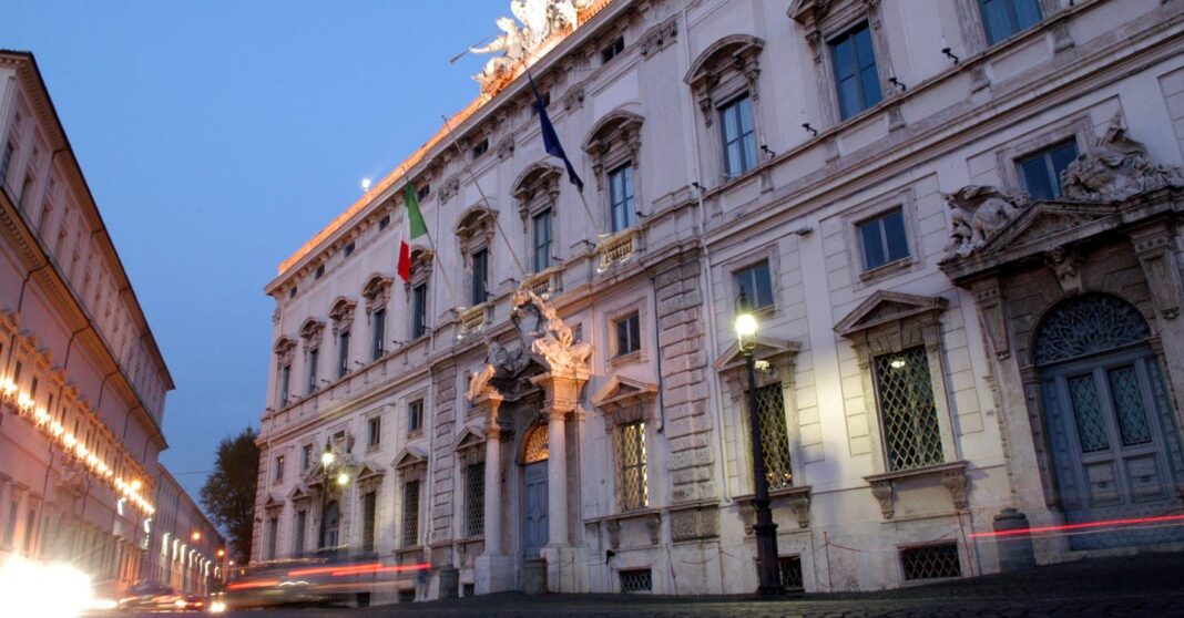 la-consulta:-o-teto-de-255-mil-euros-por-ano-para-os-salarios-publicos-ilegitimos