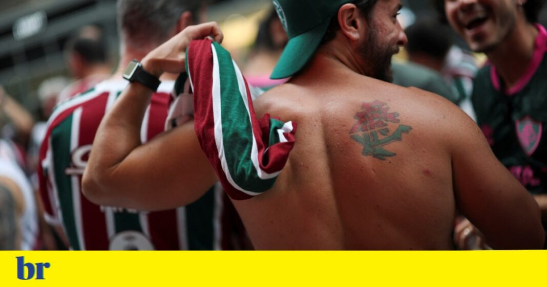 os-fas-em-portugal-se-reunem-para-assistir-a-semifinal-entre-fluminense-e-chelsea