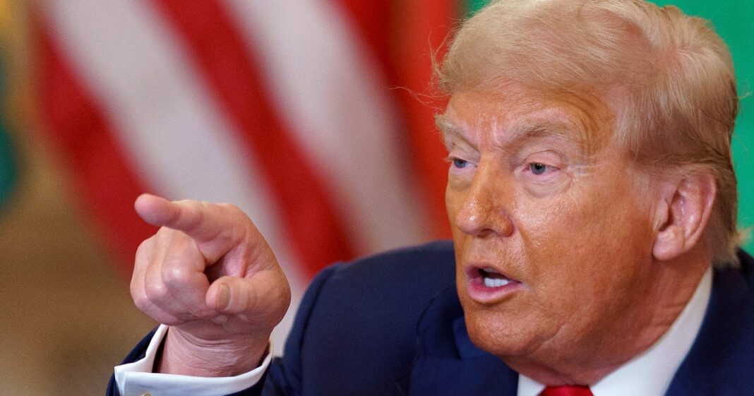 ‘racist-and-wrong’:-trump-schooled-after ‘completely-embarrassing’-white-house-moment