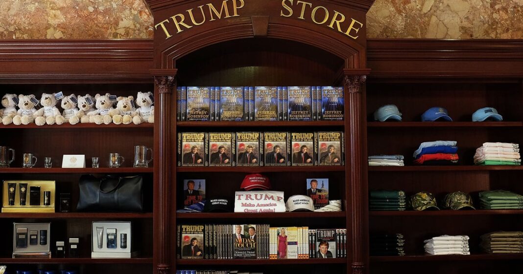 os-comediantes-tiram-uma-brincadeira-de-epstein-bronze-na-loja-de-presentes-da-trump-tower