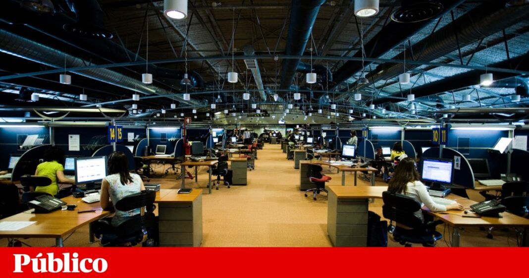 ia-esta-redesenhando-o-setor-de-contact-centers,-mas-o-trabalho-continua-a-resistir