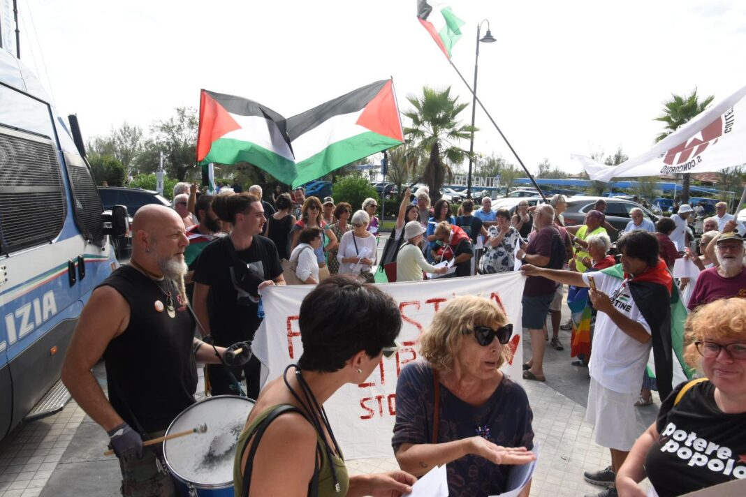 caos-no-passeio-pela-palestina.-activists-contest-tajani:-“voces-cumplices-de-genocidio”