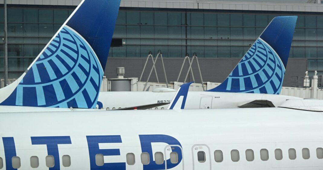 os-voos-da-united-airlines-retomam-depois-que-resolve-a-falha-tecnologica