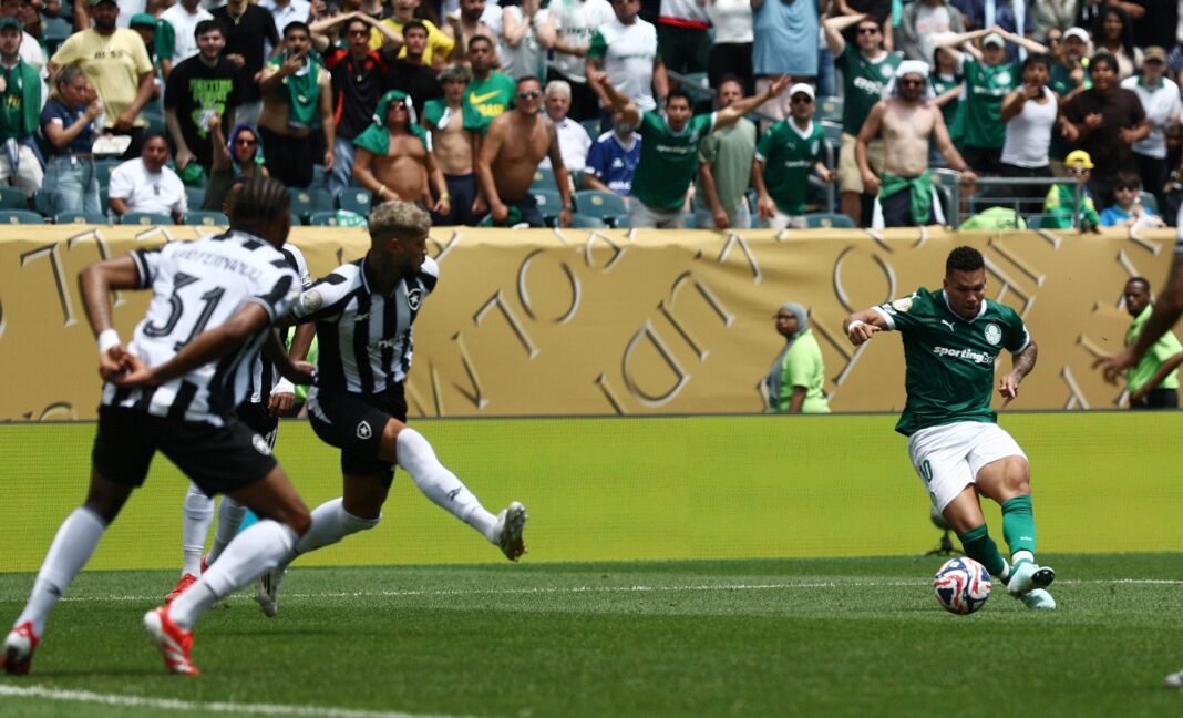 adepts-atacam-o-centro-de-treinamento-palmeiras-com-“bombas-e-peterdos”