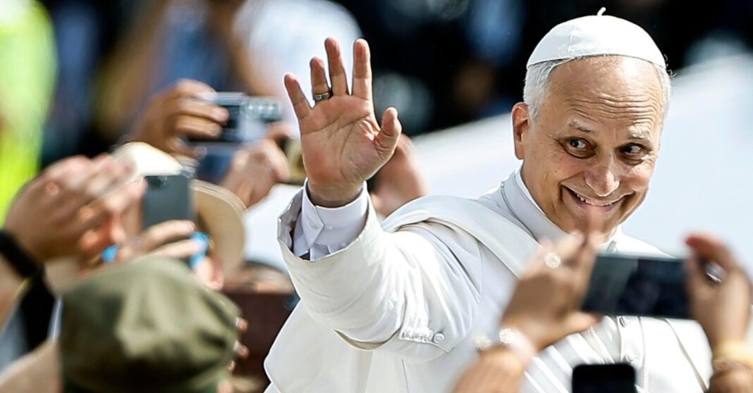 o-papa-recebera-associacao-pro-lgbt-e-mulheres-preti